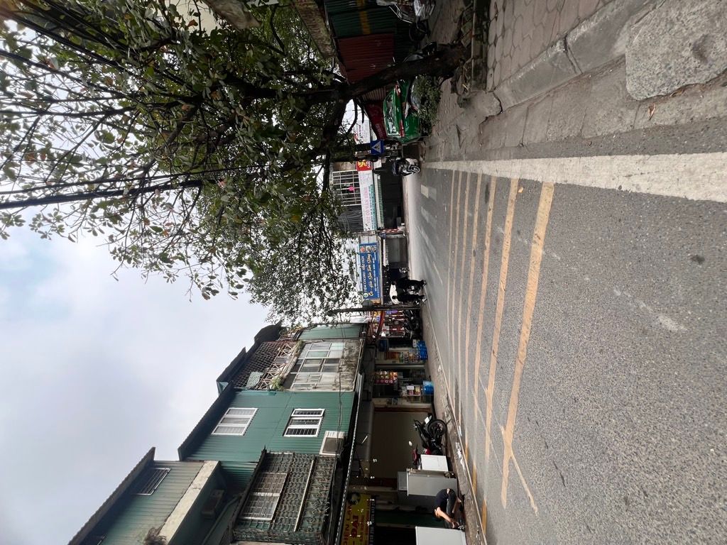 Bán nhà Lãng Yên - diện tích 40m2 1 tầng - mặt phố - giá 3,7 tỷ