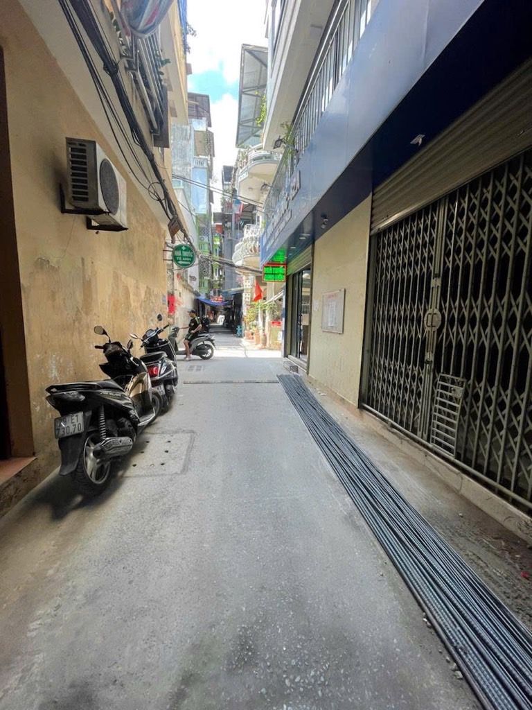 Bán nhà Trưởng Chinh - diện tích 53.6m2 8 tầng - Ngõ ba gác phóng vù vù - giá 22,5 tỷ