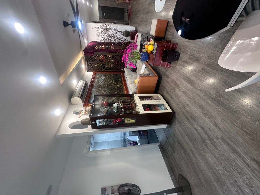 Bán nhà Lĩnh Nam - diện tích 104.3m2 26 tầng - Căn hộ view đẹp, thiết kế hiện đại - giá 8,8 tỷ