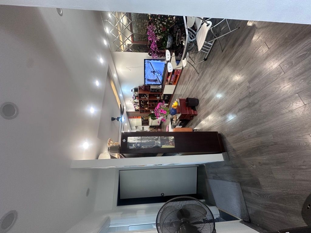 Bán nhà Lĩnh Nam - diện tích 104.3m2 26 tầng - Căn hộ view đẹp, thiết kế hiện đại - giá 8,8 tỷ