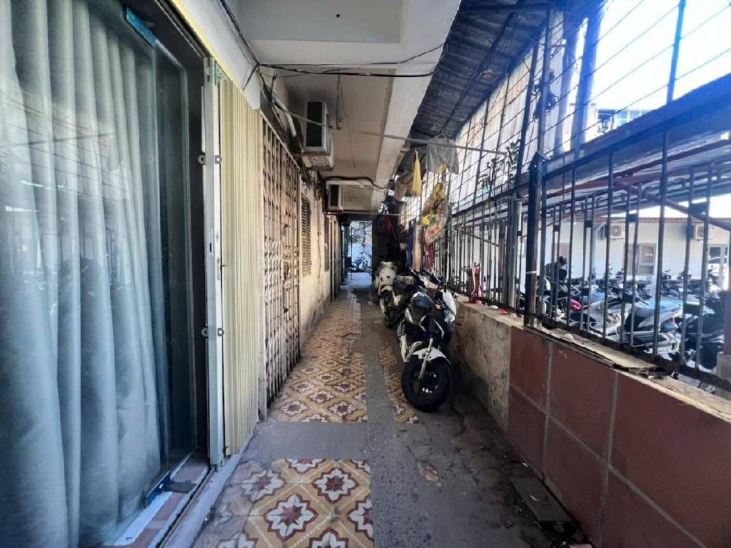 Bán nhà Quan Nhân - diện tích 32.4m2 1 tầng - Tập thể khu vực VIP, nhà đẹp 2 thoáng - giá 4,2 tỷ