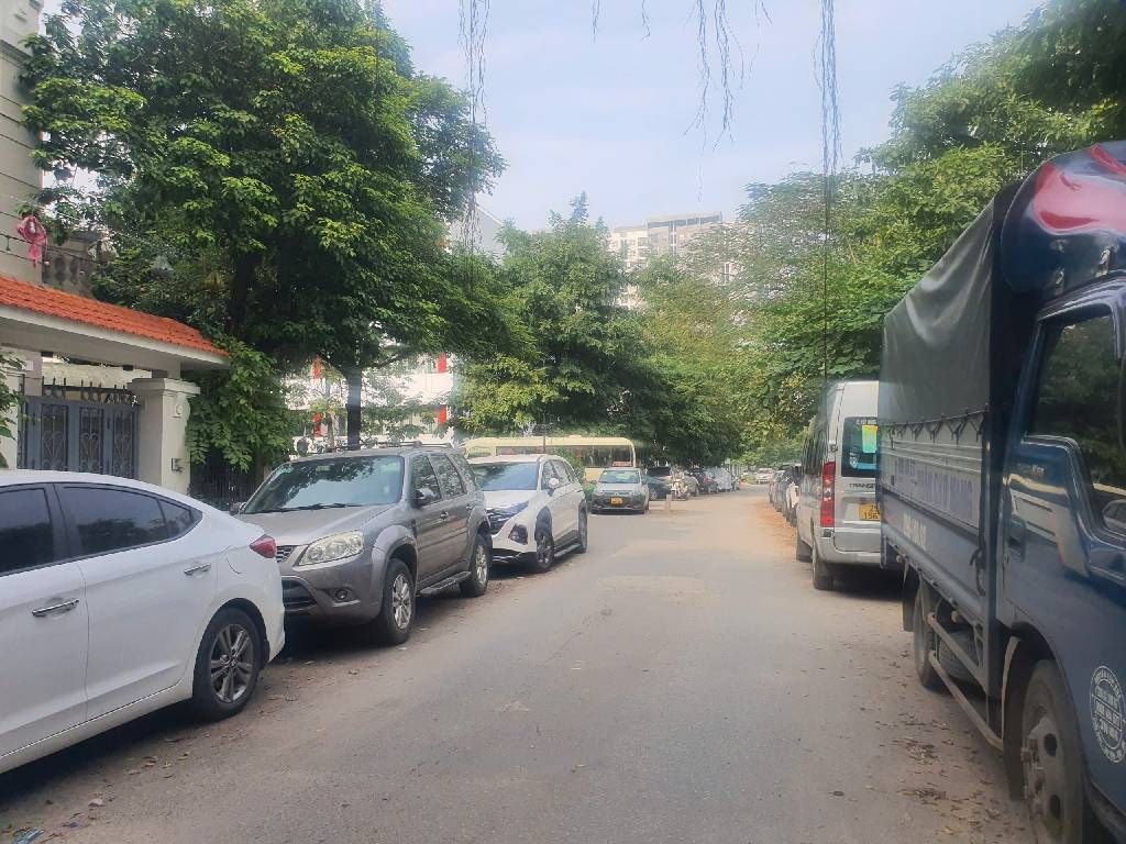 Bán nhà Kim Giang - diện tích 74m2 6 tầng - Ô TÔ QUA - giá 18,5 tỷ