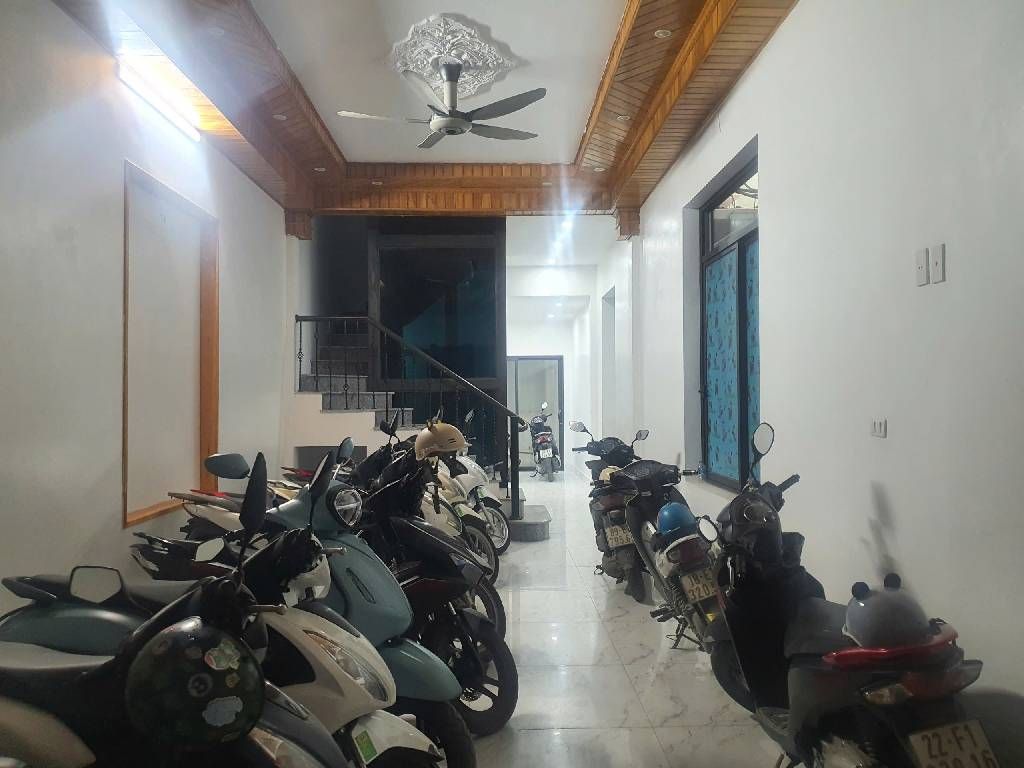 Bán nhà Kim Giang - diện tích 74m2 6 tầng - Ô TÔ QUA - giá 18,5 tỷ