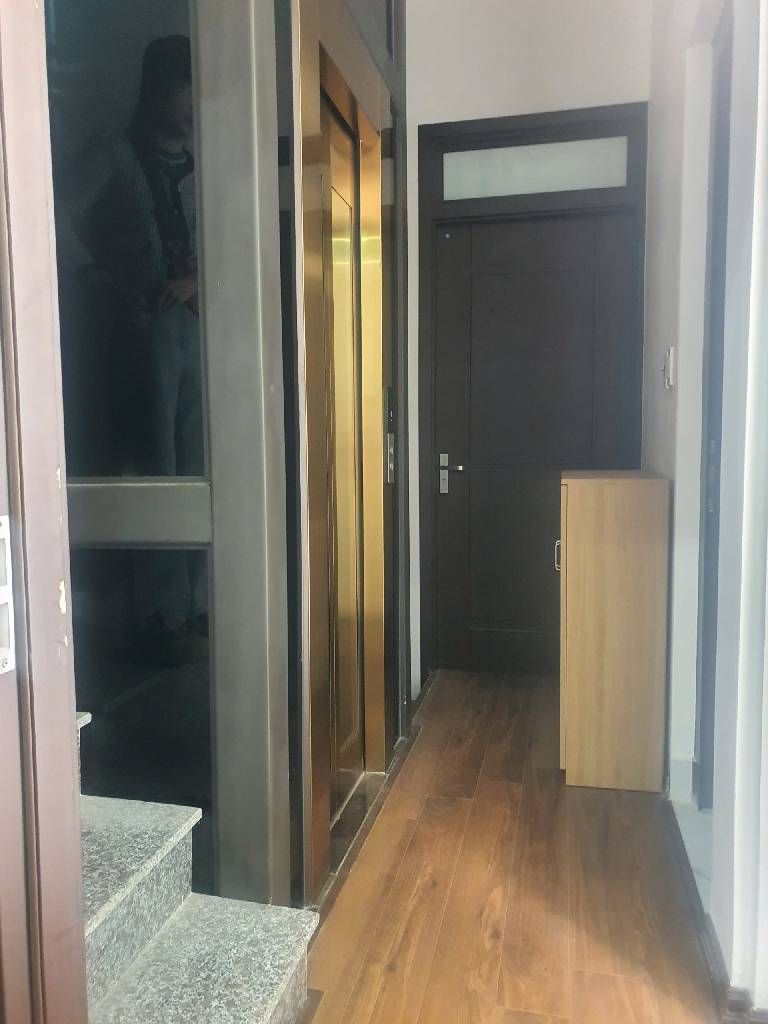 Bán nhà Kim Giang - diện tích 74m2 6 tầng - Ô TÔ QUA - giá 18,5 tỷ