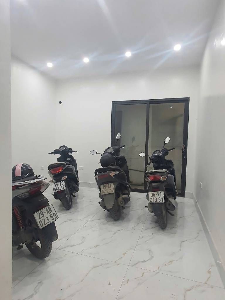 Bán nhà Kim Giang - diện tích 74m2 6 tầng - Ô TÔ QUA - giá 18,5 tỷ