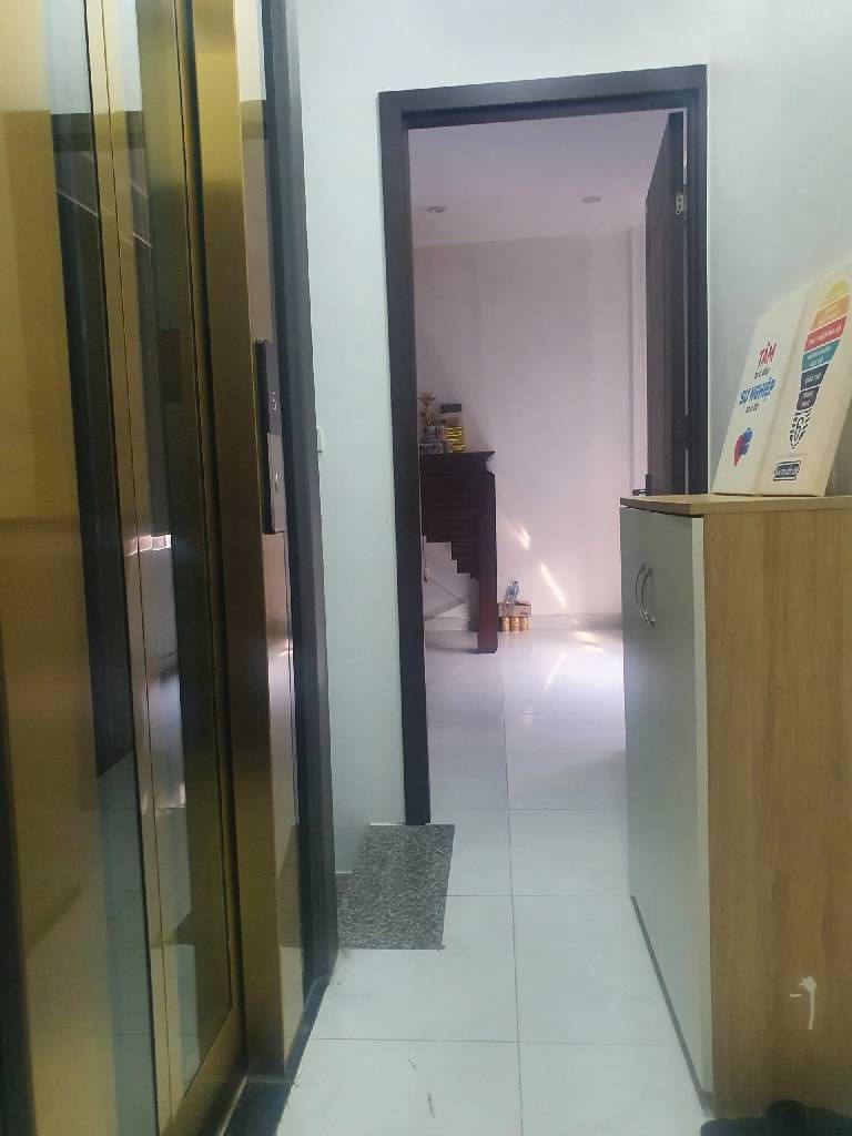 Bán nhà Kim Giang - diện tích 74m2 6 tầng - Ô TÔ QUA - giá 18,5 tỷ