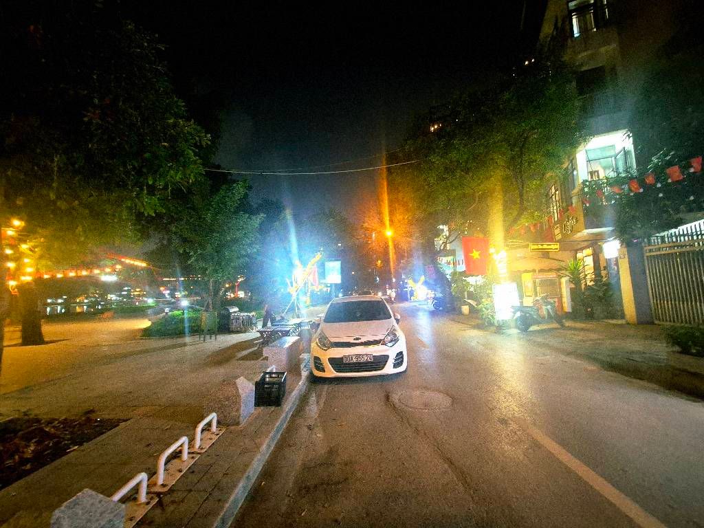 Bán nhà Ô Đồng Lầm - diện tích 40m2 1 tầng - Ô tô tránh - giá 12,8 tỷ