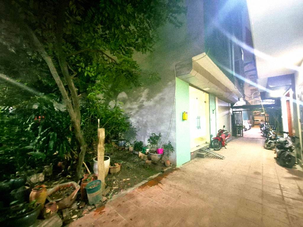 Bán nhà Ô Đồng Lầm - diện tích 40m2 1 tầng - Ô tô tránh - giá 12,8 tỷ