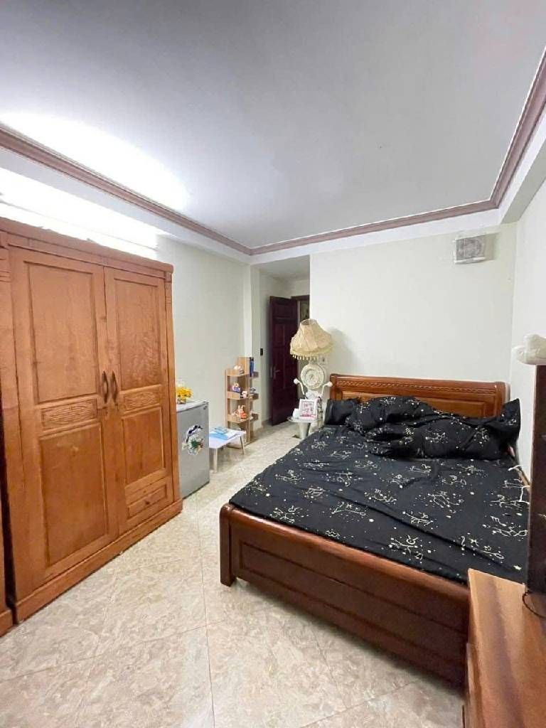 Bán nhà Nguyễn Chính - diện tích 30m2 5 tầng - ô tô tránh - giá 7,45 tỷ