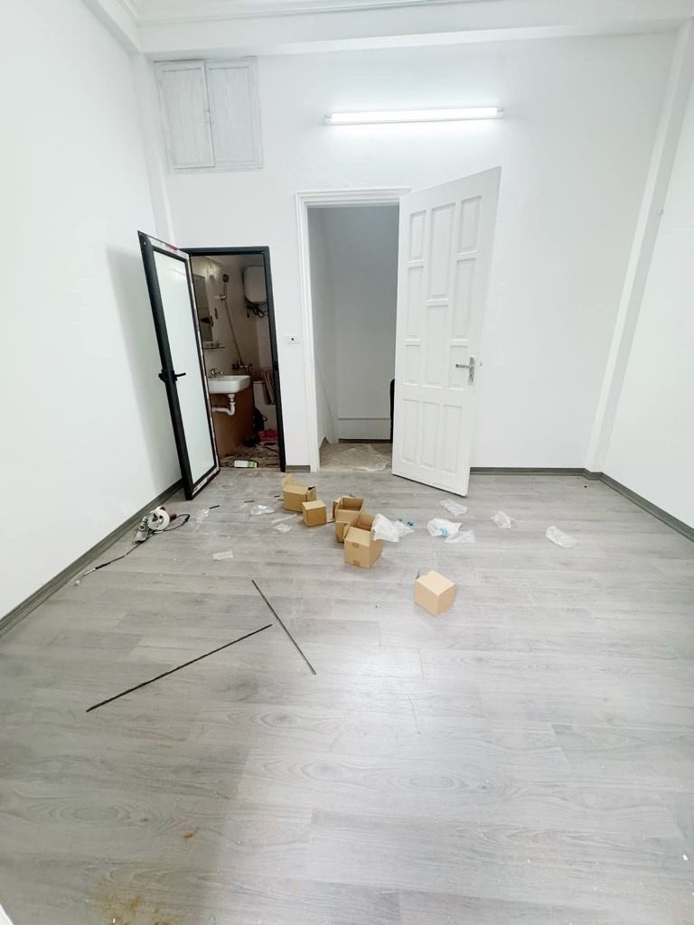 Bán nhà Vĩnh Hưng - diện tích 23,6m2 5 tầng - Nhà dân xây chắc chắn đẹp thiết kế đủ công năng - giá 4,6 tỷ