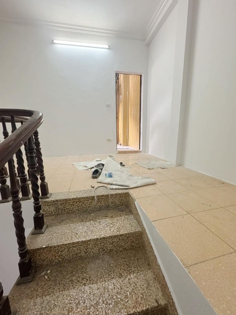 Bán nhà Vĩnh Hưng - diện tích 23,6m2 5 tầng - Nhà dân xây chắc chắn đẹp thiết kế đủ công năng - giá 4,6 tỷ