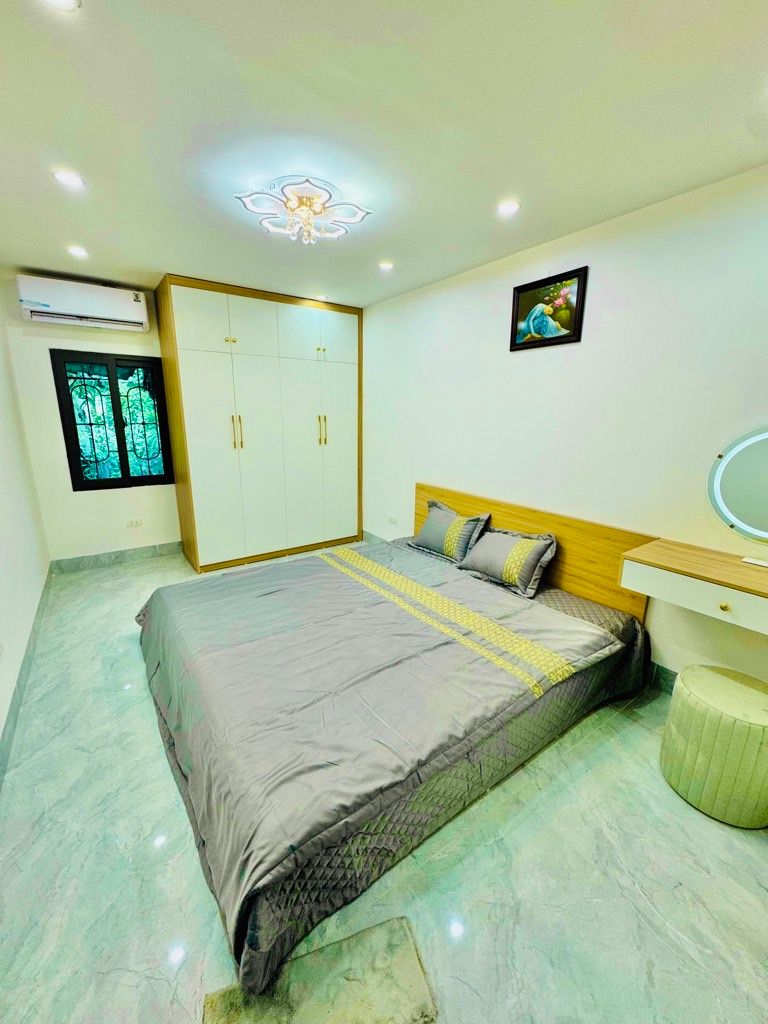 Bán nhà Lĩnh Nam - diện tích 44m2 3 tầng - nhà mới full nội thất - giá 3,5 tỷ