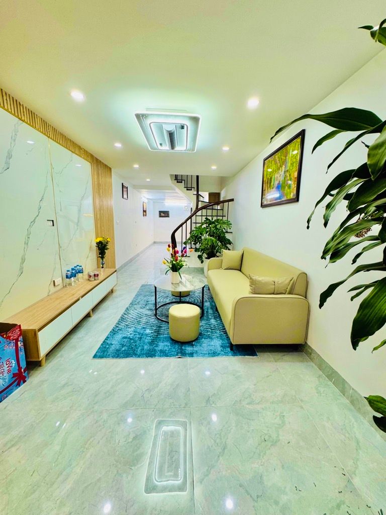 Bán nhà Lĩnh Nam - diện tích 44m2 3 tầng - nhà mới full nội thất - giá 3,5 tỷ