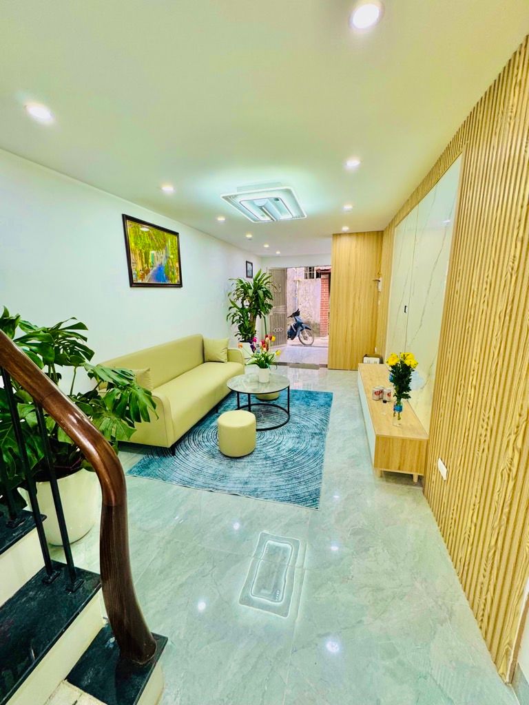 Bán nhà Lĩnh Nam - diện tích 44m2 3 tầng - nhà mới full nội thất - giá 3,5 tỷ