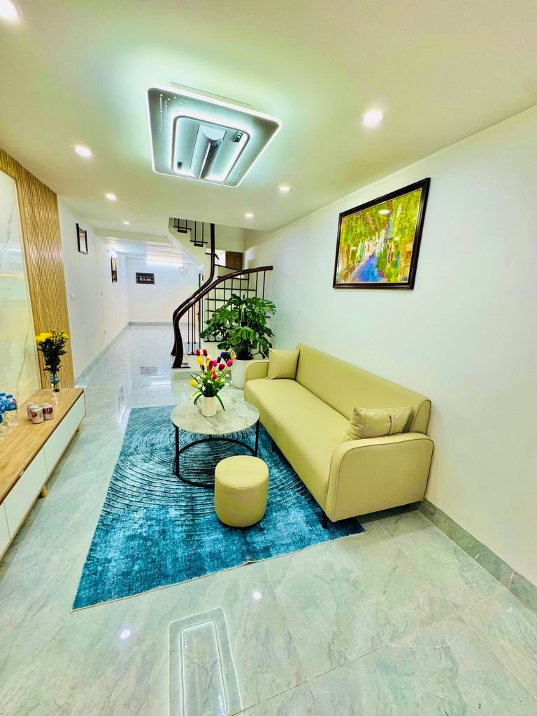 Bán nhà Lĩnh Nam - diện tích 44m2 3 tầng - nhà mới full nội thất - giá 3,5 tỷ