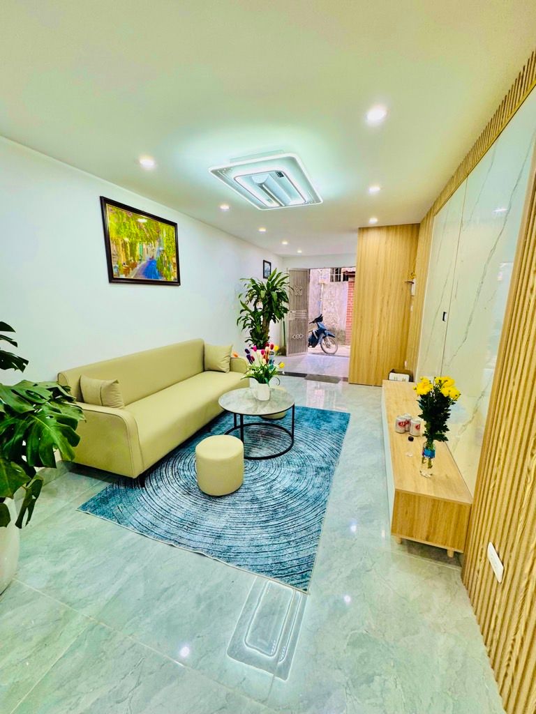 Bán nhà Lĩnh Nam - diện tích 44m2 3 tầng - nhà mới full nội thất - giá 3,5 tỷ