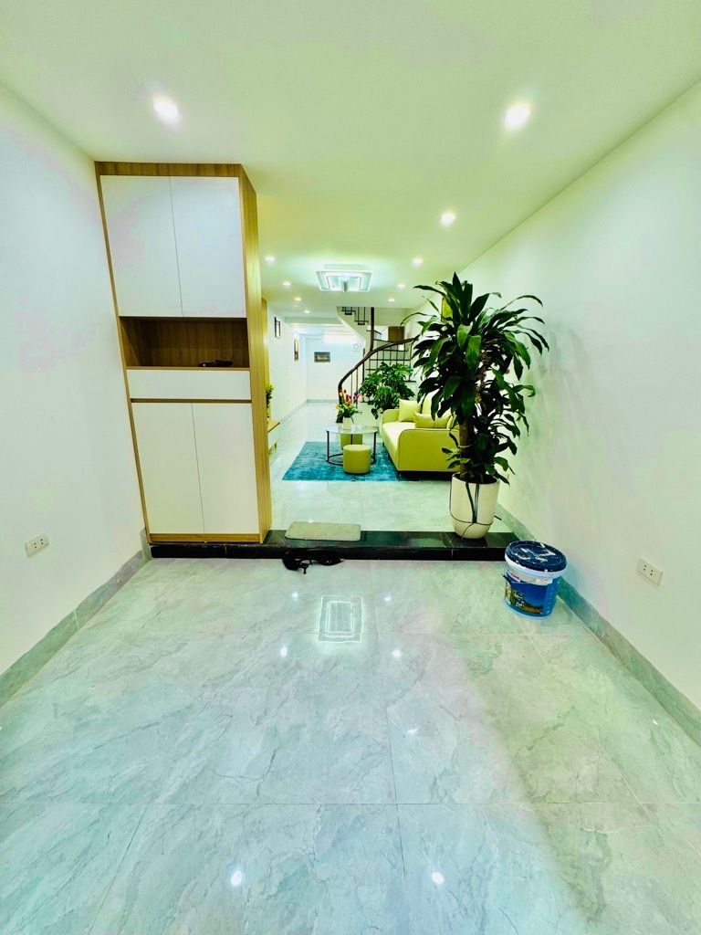 Bán nhà Lĩnh Nam - diện tích 44m2 3 tầng - nhà mới full nội thất - giá 3,5 tỷ