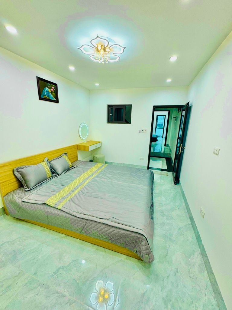 Bán nhà Lĩnh Nam - diện tích 44m2 3 tầng - nhà mới full nội thất - giá 3,5 tỷ