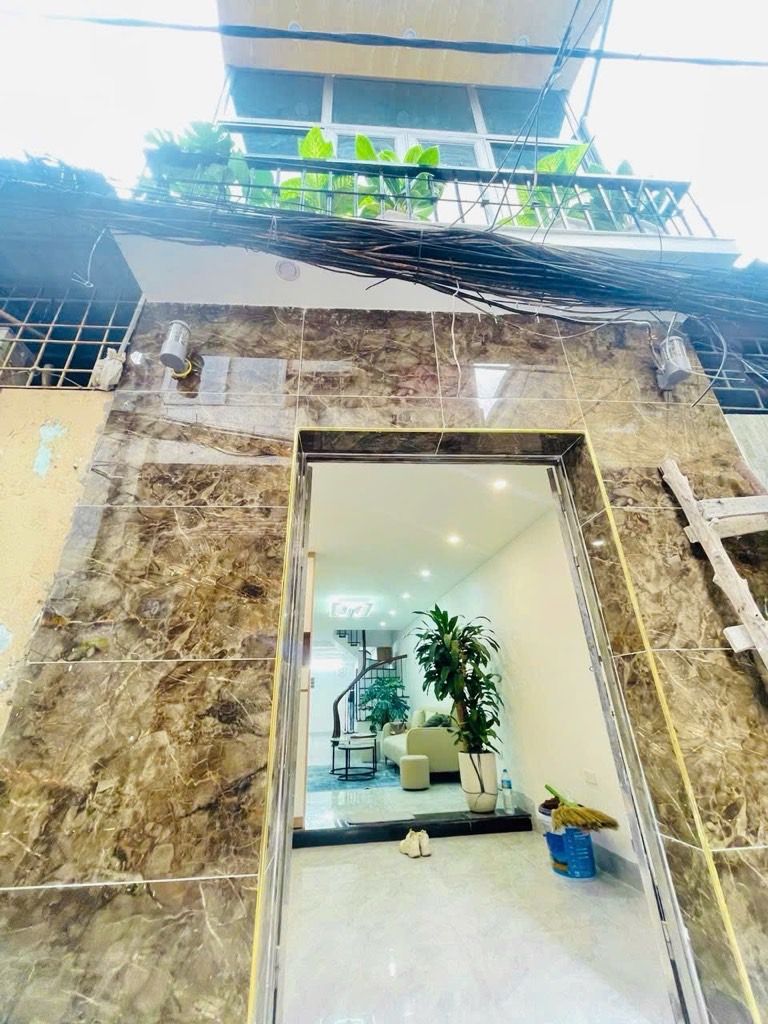 Bán nhà Lĩnh Nam - diện tích 44m2 3 tầng - nhà mới full nội thất - giá 3,5 tỷ