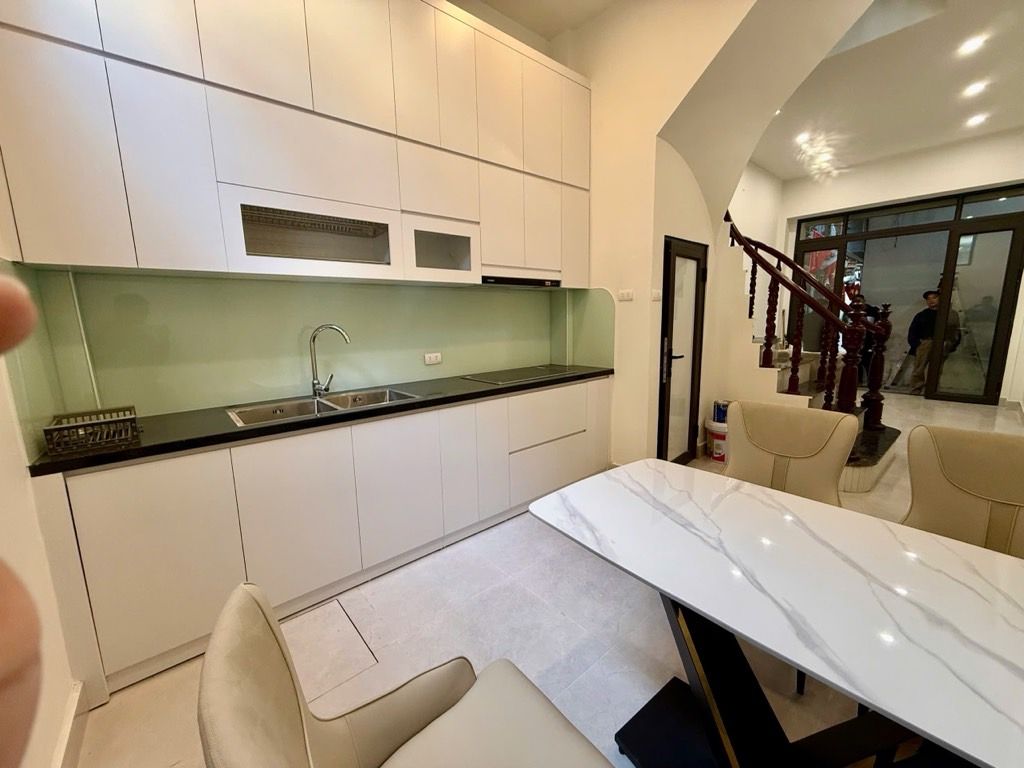 Bán nhà Thái Hà - diện tích 27m2 4 tầng - Ô TÔ ĐỖ SÁT CỬA - giá 10,3 tỷ