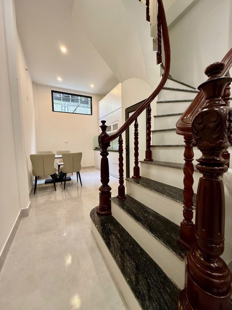 Bán nhà Thái Hà - diện tích 27m2 4 tầng - Ô TÔ ĐỖ SÁT CỬA - giá 10,3 tỷ