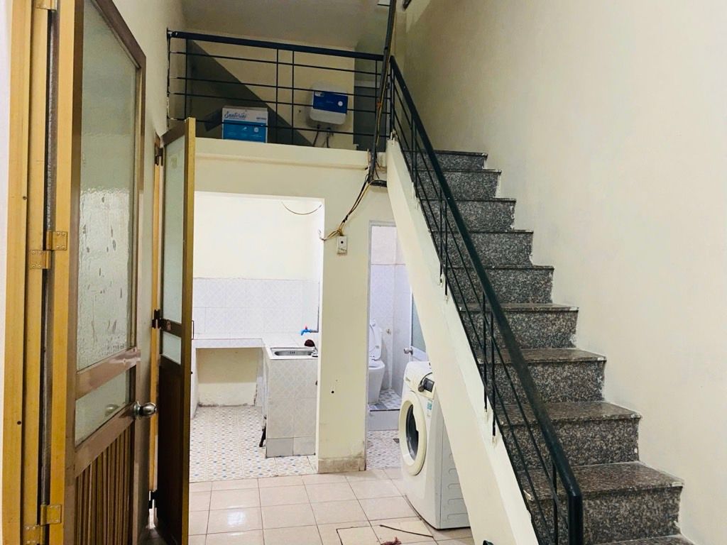 Bán nhà Định Công Hạ - diện tích 54m2 2 tầng - Ô tô đỗ cửa - giá 3,2 tỷ