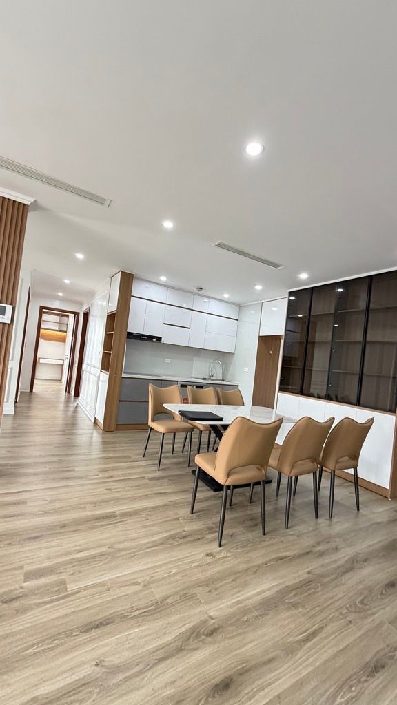 Bán nhà Nguyễn Tuân - diện tích 123m2 1 tầng - Căn góc tiêu chuẩn - giá 14,5 tỷ