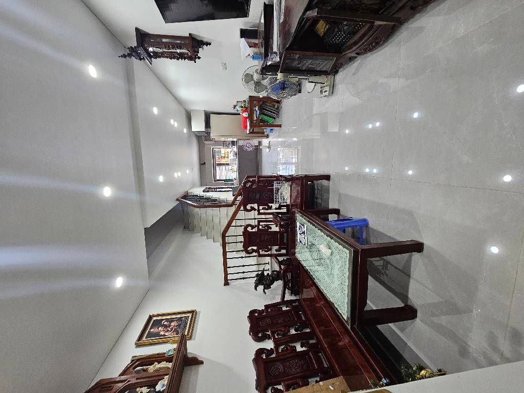 Bán nhà Minh Khai - diện tích 105m2 2 tầng - Căn hộ tập thể 381 - giá 7,38 tỷ