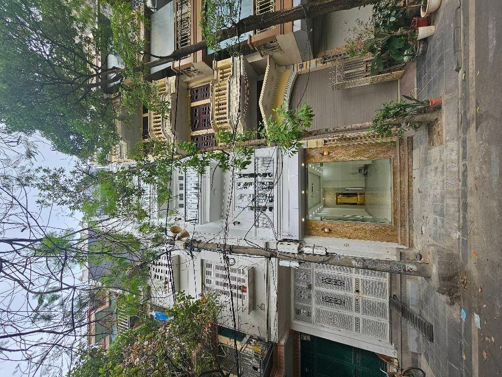 Bán nhà Đầm Trấu - diện tích 46m2 6 tầng - Thang máy hiện đại - giá 23,6 tỷ