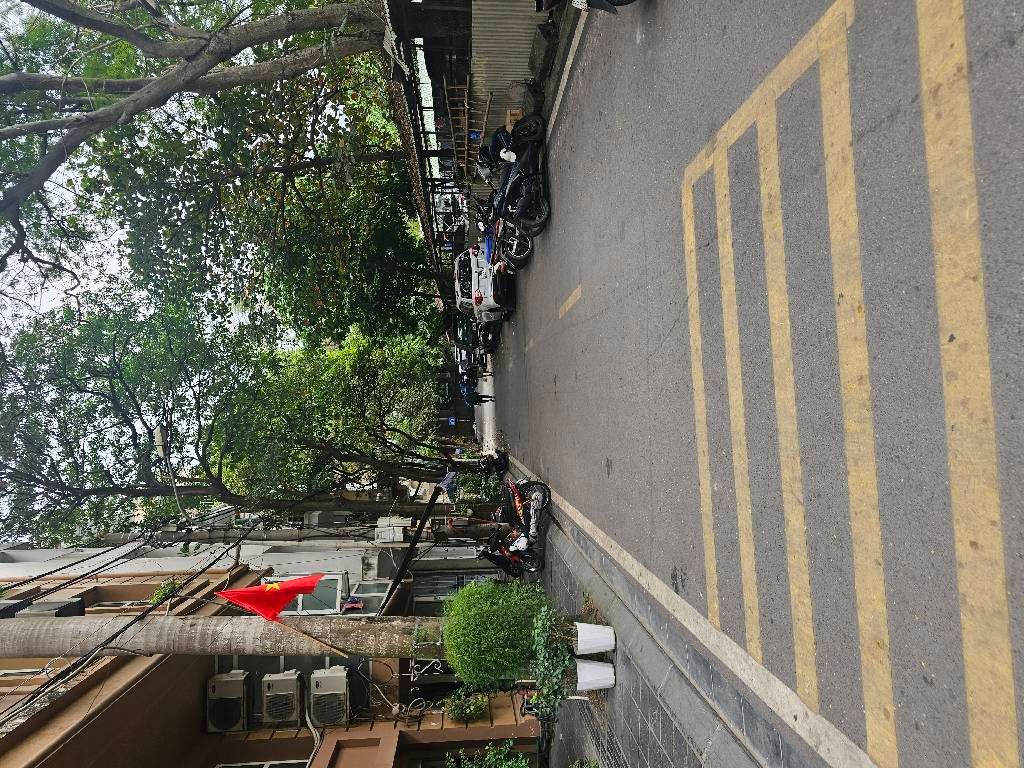 Bán nhà Đầm Trấu - diện tích 46m2 6 tầng - Thang máy hiện đại - giá 23,6 tỷ