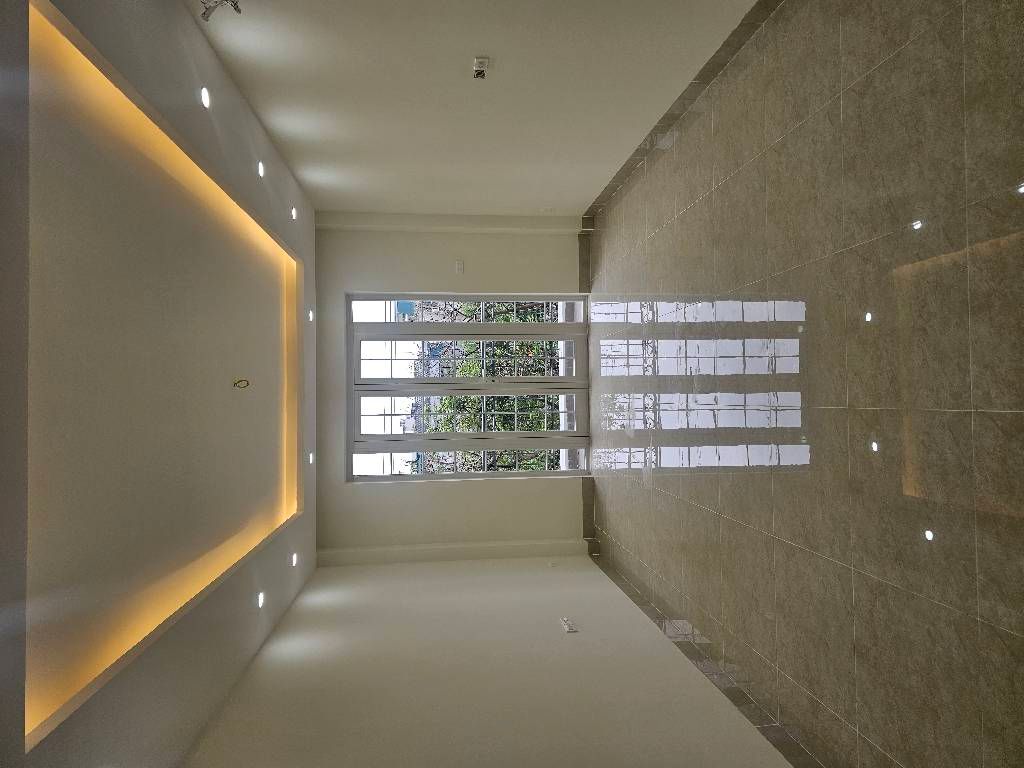 Bán nhà Đầm Trấu - diện tích 46m2 6 tầng - Thang máy hiện đại - giá 23,6 tỷ