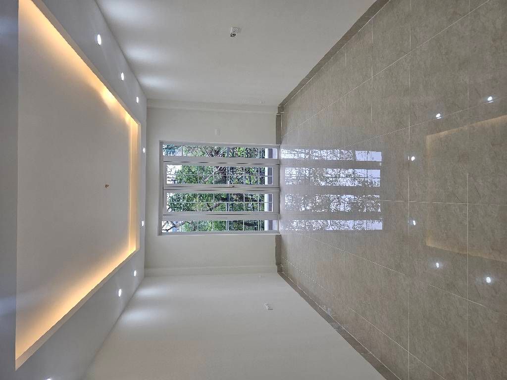 Bán nhà Đầm Trấu - diện tích 46m2 6 tầng - Thang máy hiện đại - giá 23,6 tỷ