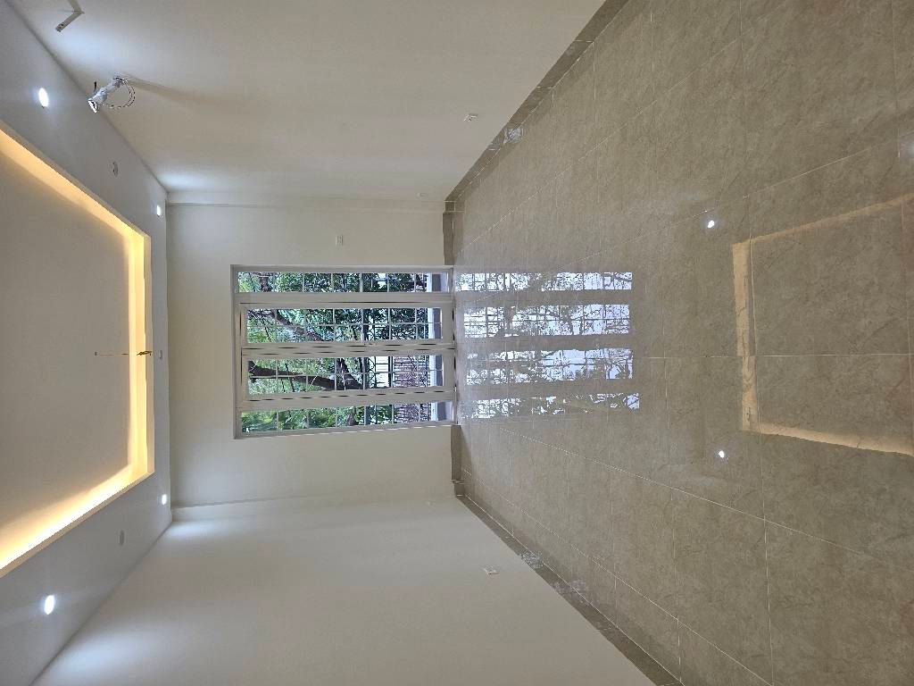 Bán nhà Đầm Trấu - diện tích 46m2 6 tầng - Thang máy hiện đại - giá 23,6 tỷ