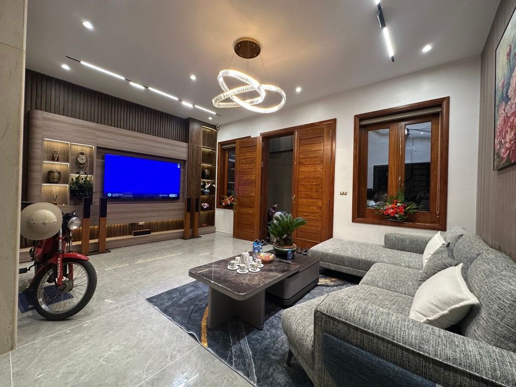 Bán nhà Bạch Mai - diện tích 46.7m2 6 tầng - Ô tô đỗ cửa - giá 14,8 tỷ