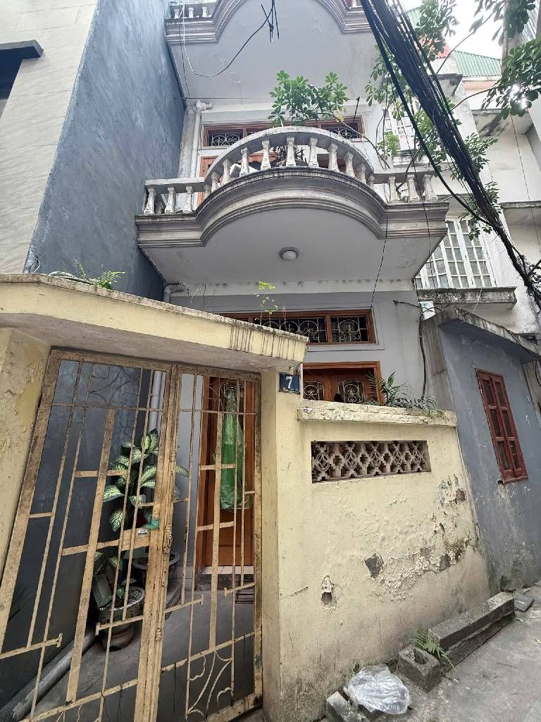Bán nhà Nguyễn Trãi - diện tích 30m2 3 tầng - Nhà cũ cần sửa chữa - giá 7,8 tỷ