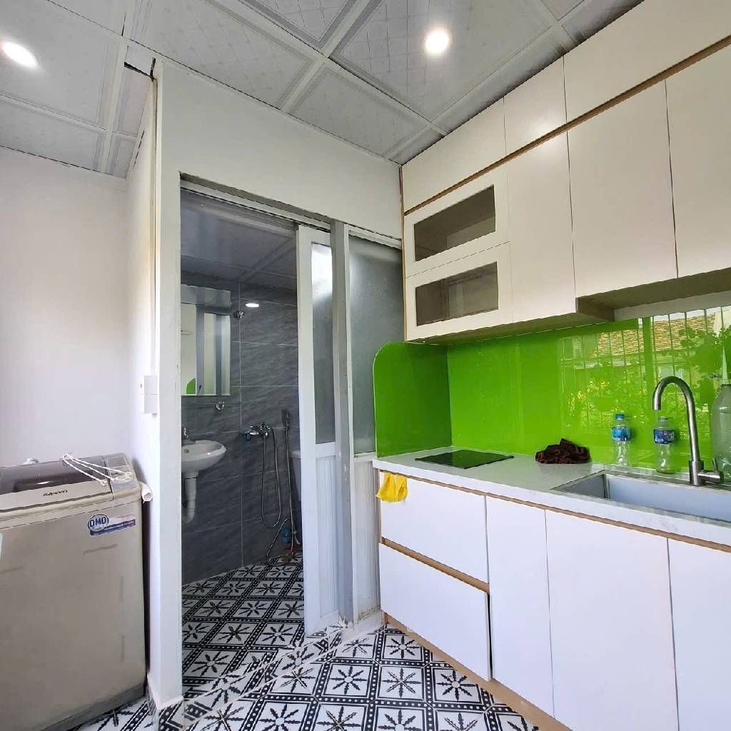 Bán nhà Phố 8/3 - diện tích 25m2 4 tầng - Nhà tập thể tầng 4 view sân chơi thoáng mát - giá 1,2 tỷ