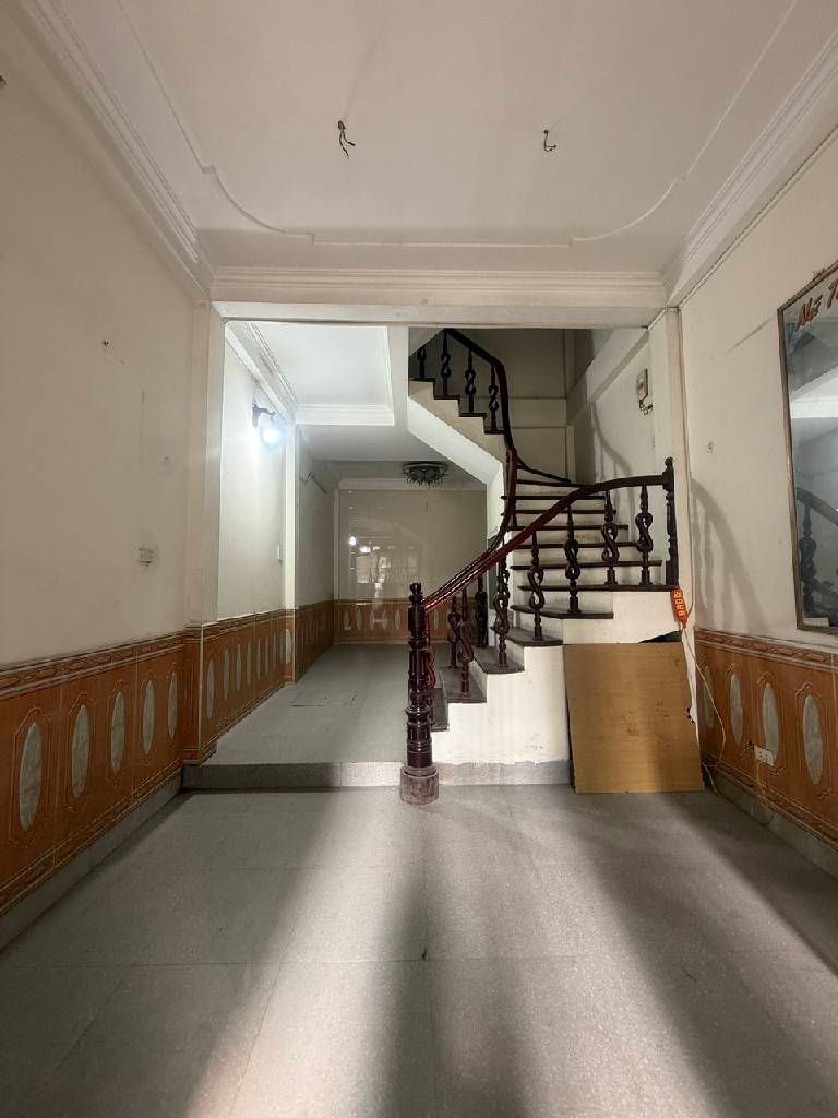 Bán nhà Lĩnh Nam - diện tích 40m2 4 tầng - Ô TÔ TẢI ĐỖ CỬA - giá 10,3 tỷ