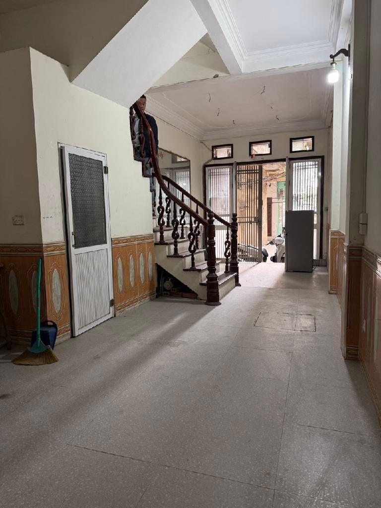 Bán nhà Lĩnh Nam - diện tích 40m2 4 tầng - Ô TÔ TẢI ĐỖ CỬA - giá 10,3 tỷ