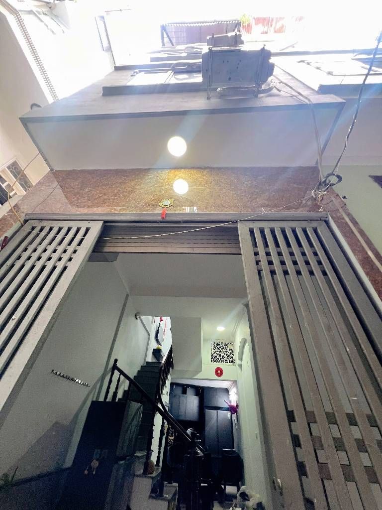 Bán nhà Khương Trung - diện tích 28.2m2 4 tầng - Lô góc, ô tô tránh - giá 6,9 tỷ