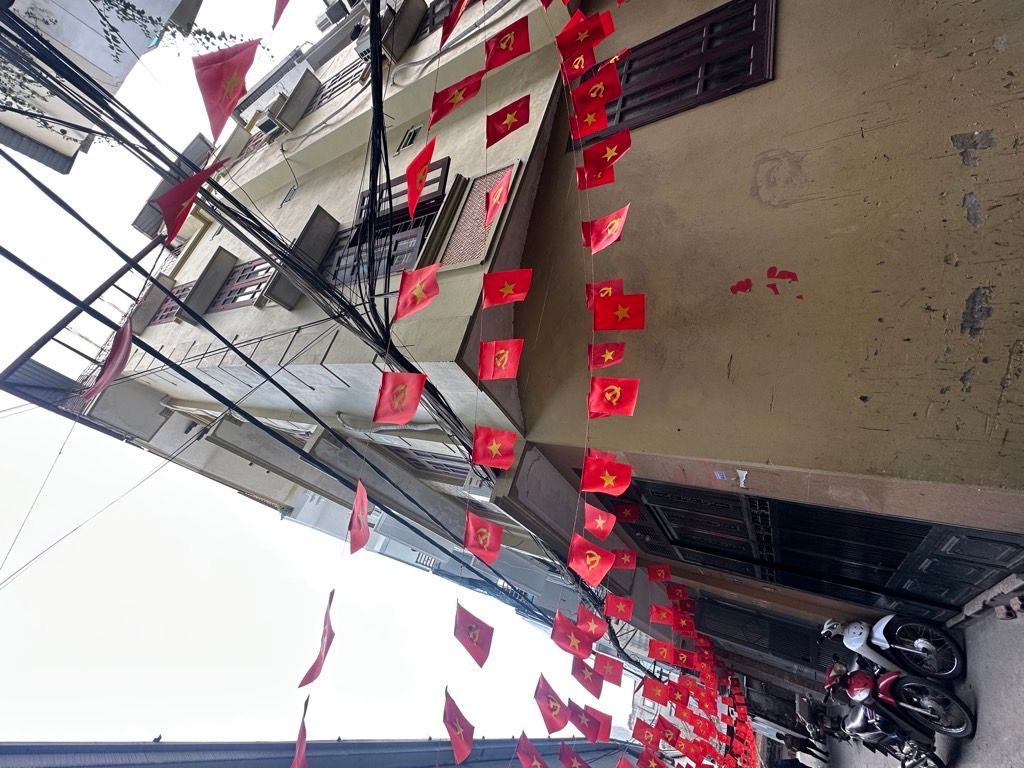 Bán nhà Lãng Yên - diện tích 42.6m2 5 tầng - Lô góc 2 mặt ngõ - giá 15 tỷ