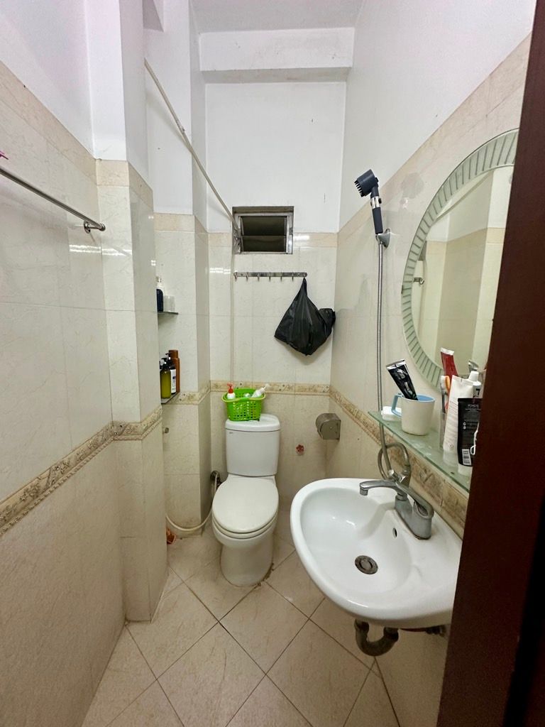 Bán nhà Lãng Yên - diện tích 42.6m2 5 tầng - Lô góc 2 mặt ngõ - giá 15 tỷ