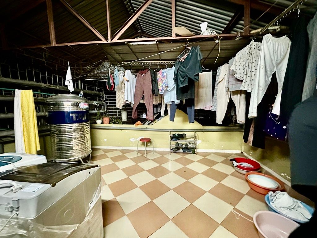 Bán nhà Lãng Yên - diện tích 42.6m2 5 tầng - Lô góc 2 mặt ngõ - giá 15 tỷ