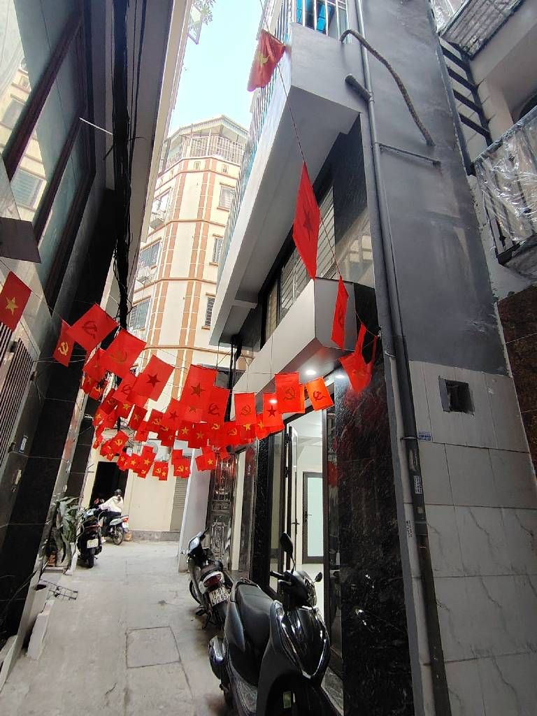 Bán nhà Khương Đình - diện tích 28,5m2 6 tầng - Nhà mới hoàn thiện đẹp long lanh - giá 9,6 tỷ