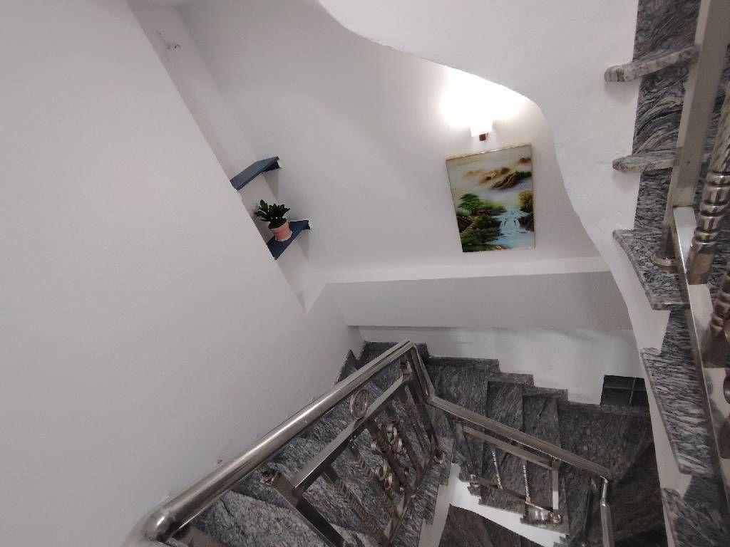 Bán nhà Khương Đình - diện tích 28,5m2 6 tầng - Nhà mới hoàn thiện đẹp long lanh - giá 9,6 tỷ