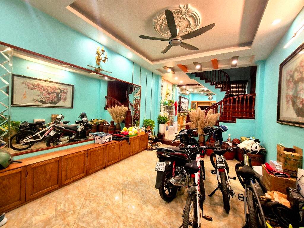 Bán nhà Cự Lộc - diện tích 53m2 6 tầng - Ô TÔ VÀO NHÀ - giá 22,75 tỷ