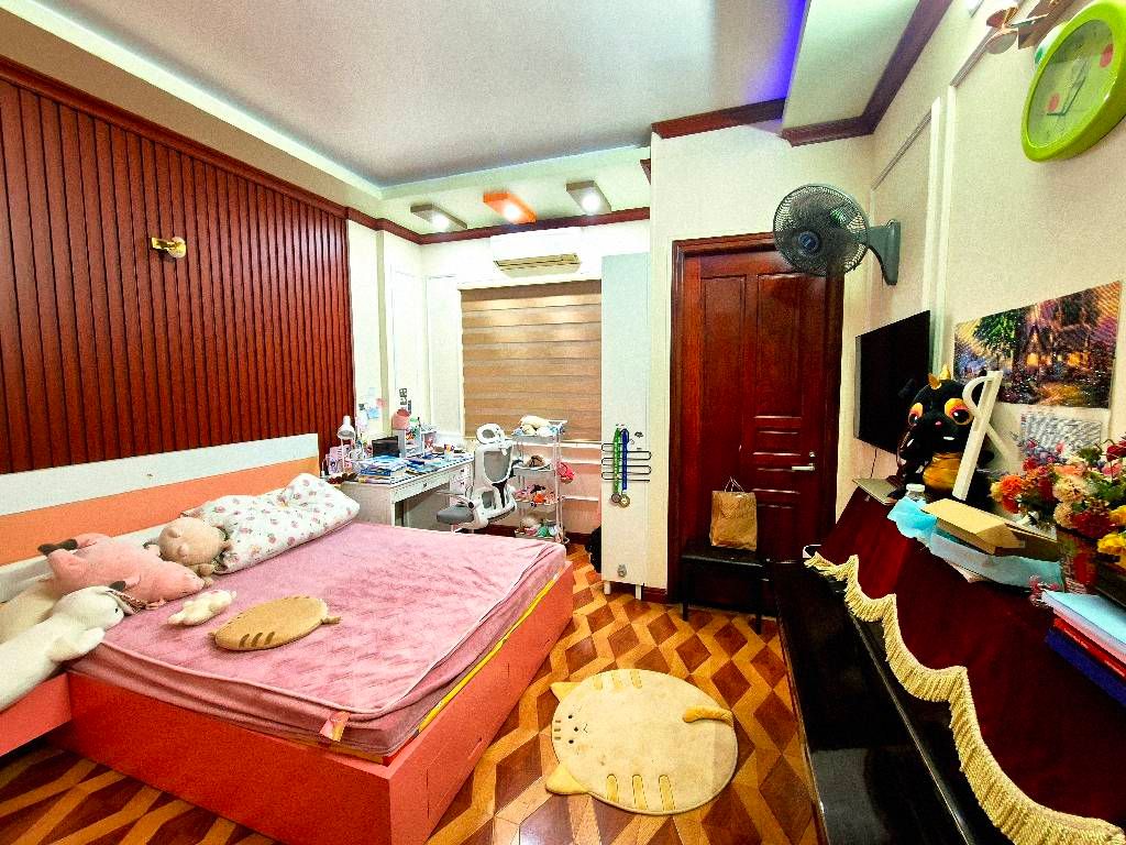 Bán nhà Cự Lộc - diện tích 53m2 6 tầng - Ô TÔ VÀO NHÀ - giá 22,75 tỷ