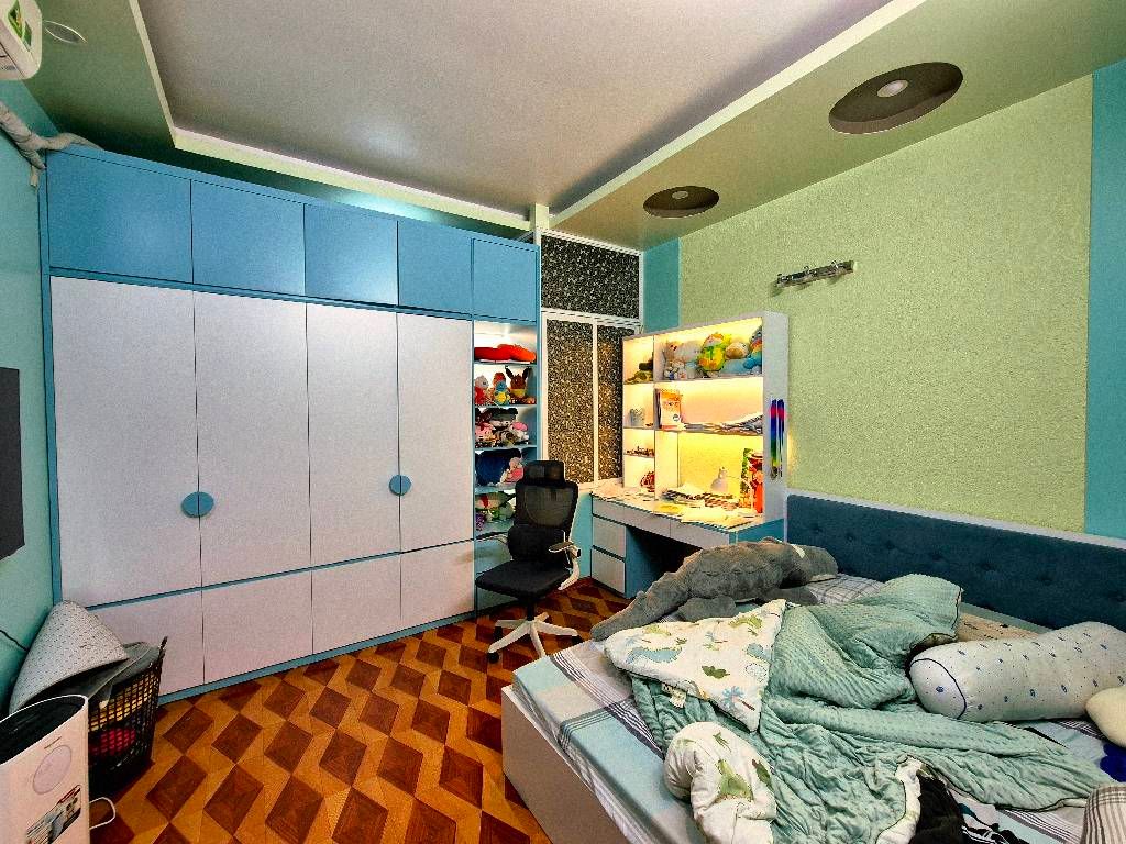 Bán nhà Cự Lộc - diện tích 53m2 6 tầng - Ô TÔ VÀO NHÀ - giá 22,75 tỷ