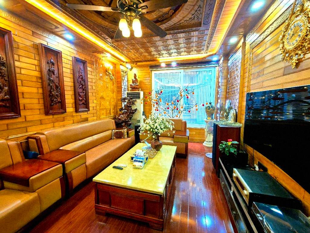 Bán nhà Cự Lộc - diện tích 53m2 6 tầng - Ô TÔ VÀO NHÀ - giá 22,75 tỷ