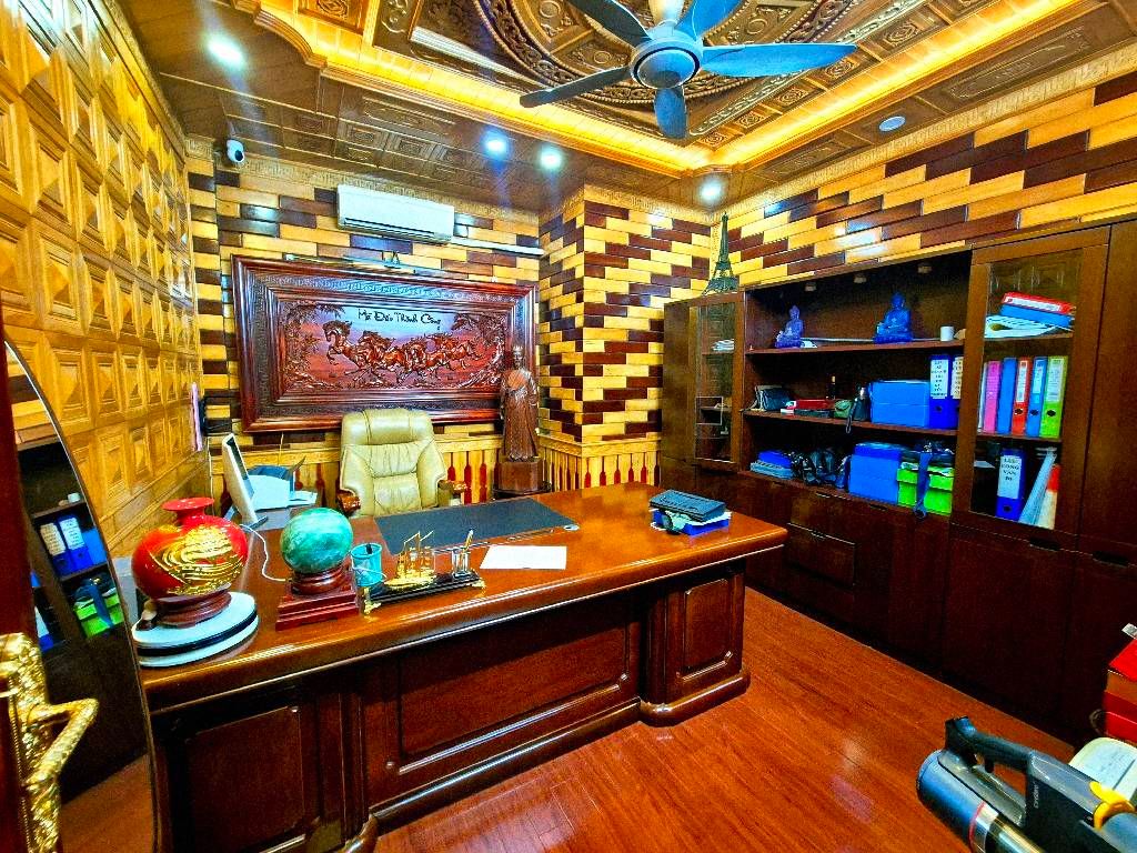 Bán nhà Cự Lộc - diện tích 53m2 6 tầng - Ô TÔ VÀO NHÀ - giá 22,75 tỷ