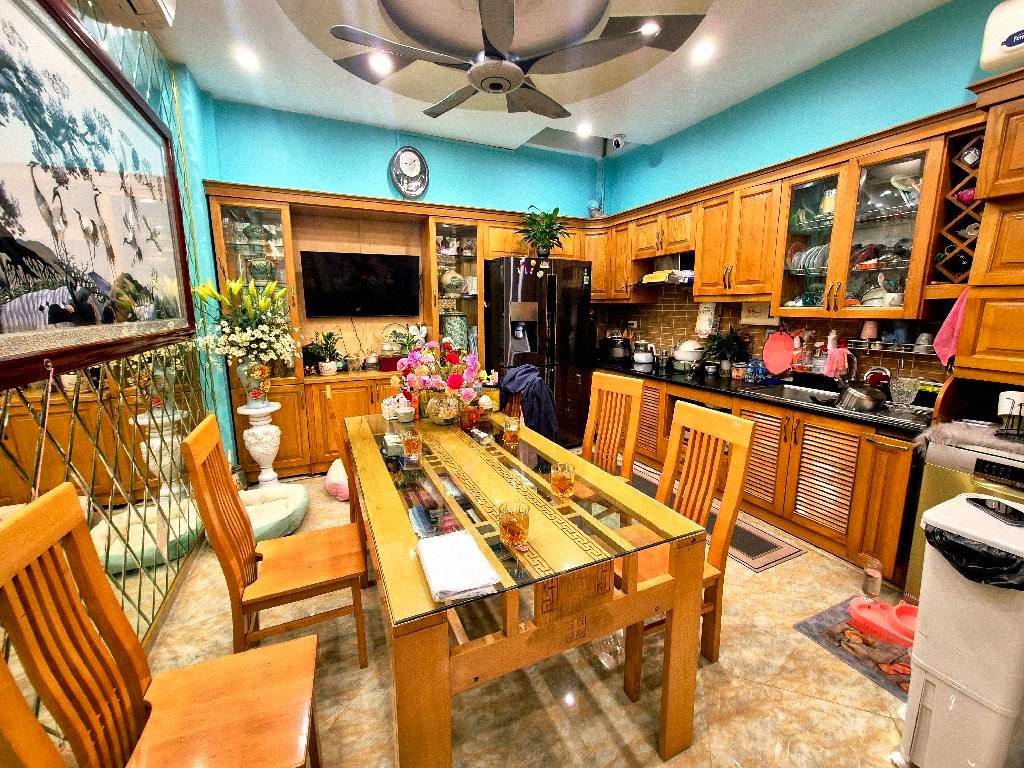 Bán nhà Cự Lộc - diện tích 53m2 6 tầng - Ô TÔ VÀO NHÀ - giá 22,75 tỷ